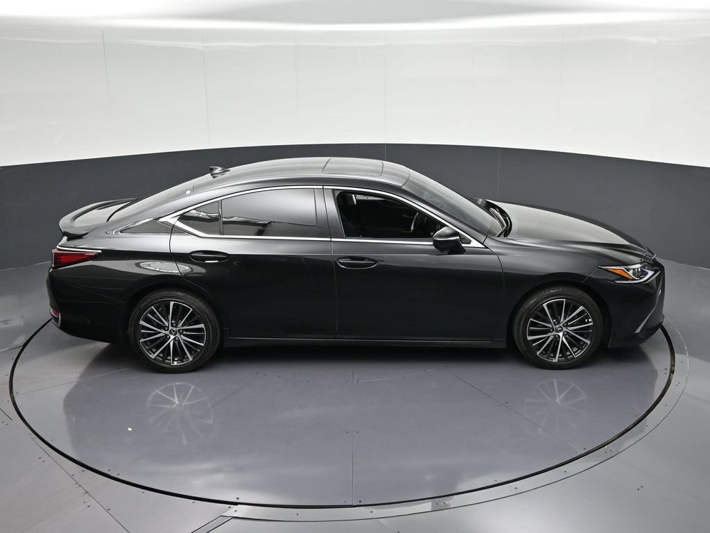 Used 2025 Lexus ES 300h w/ Premium Package FWD image 28