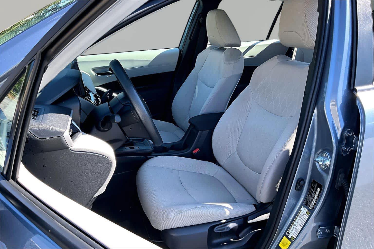 Certified 2026 Toyota Corolla Cross L FWD image 8