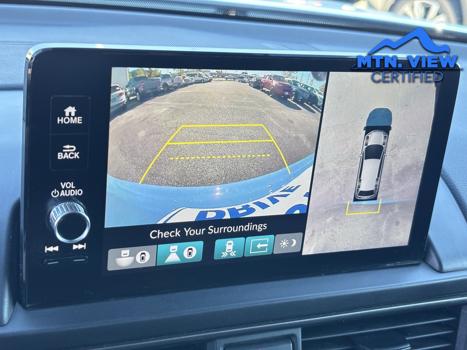 Used 2025 Honda Pilot TrailSport image 4