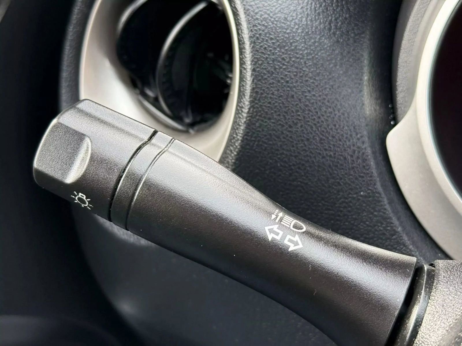 Used 2016 Nissan Juke SV w/ Cold Weather Package image 25