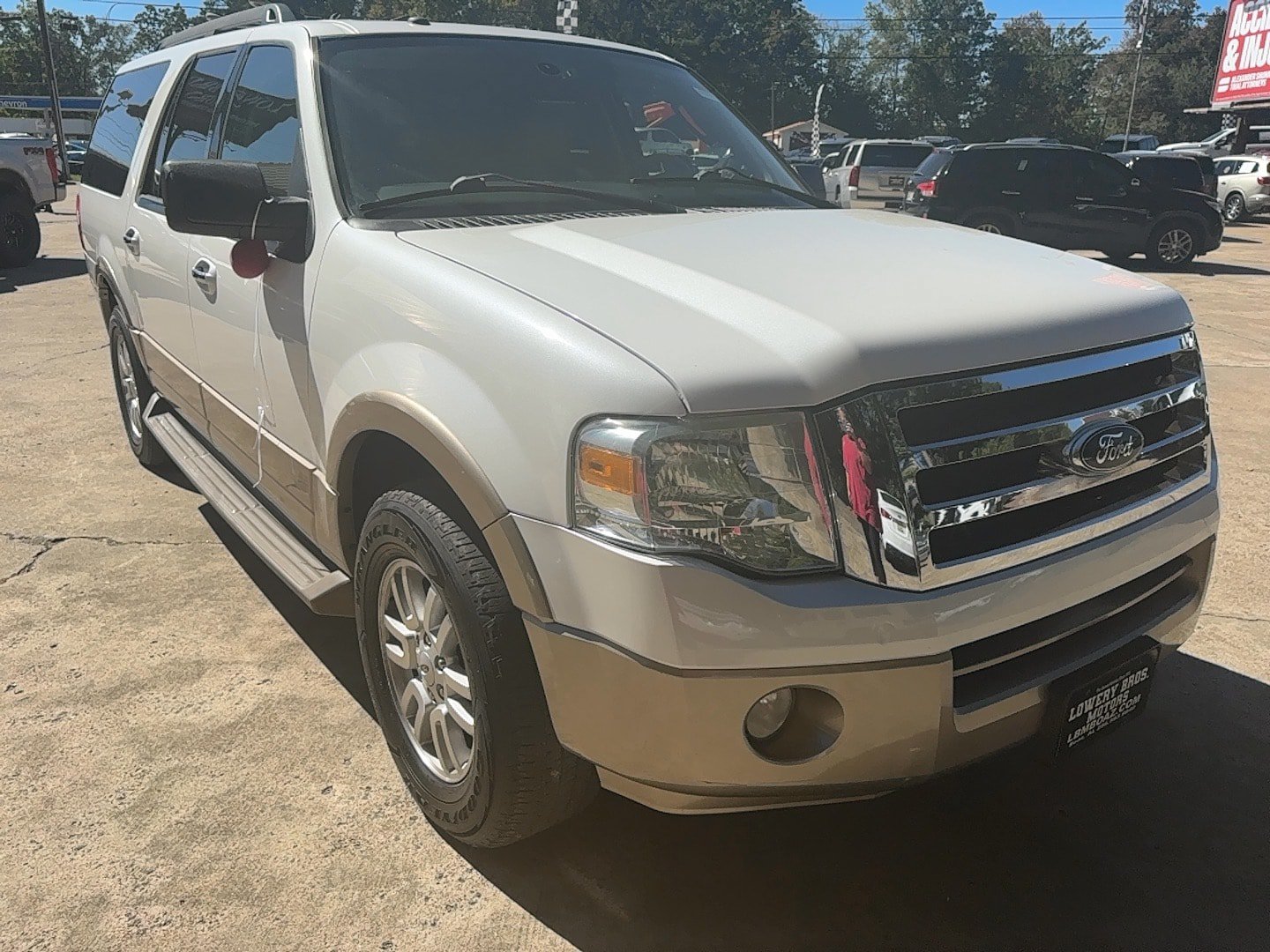 Used 2013 Ford Expedition EL XLT RWD image 3