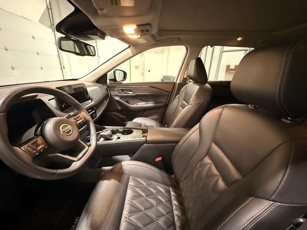 Used 2021 Nissan Rogue Platinum FWD image 16