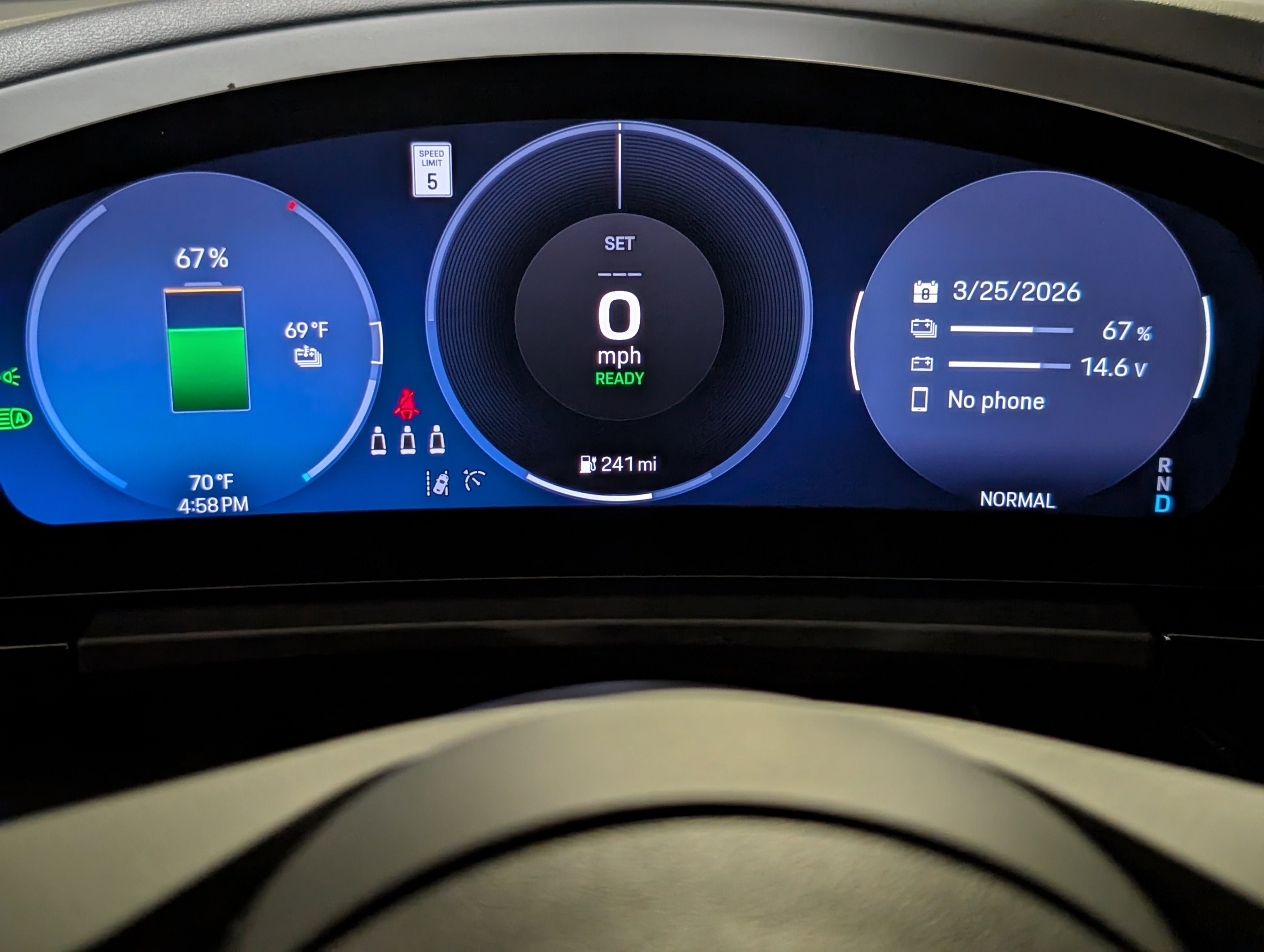 Certified 2025 Porsche Macan Electric image 28