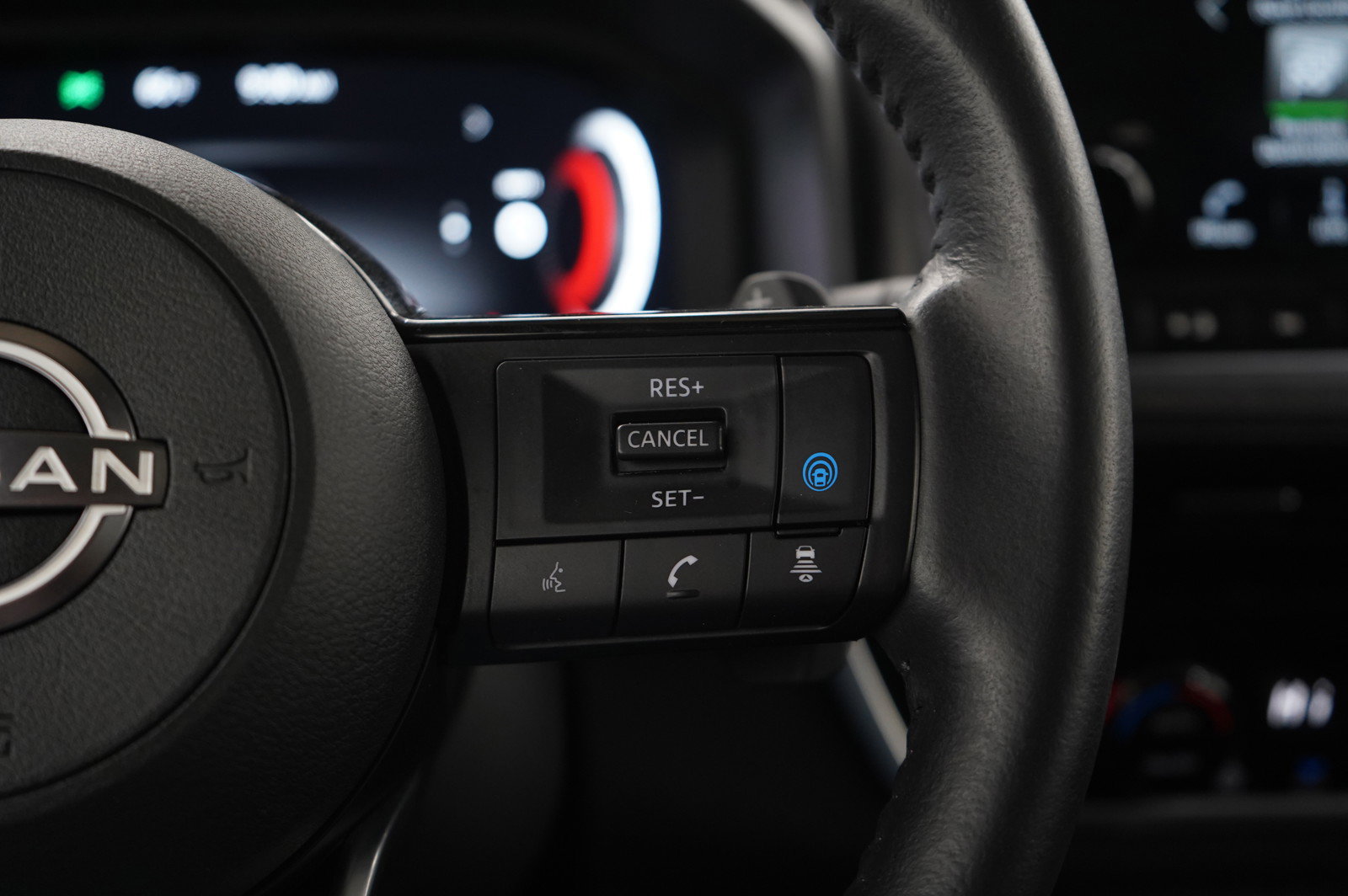 Used 2022 Nissan Rogue Platinum image 28