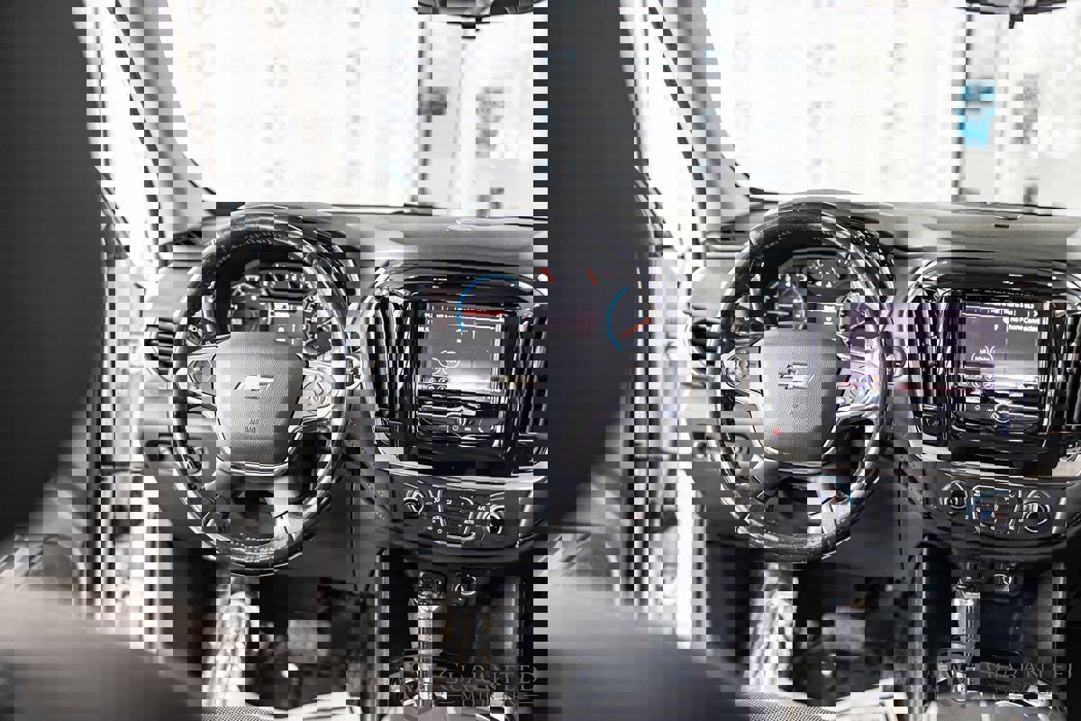 Used 2020 Chevrolet Traverse LT image 36