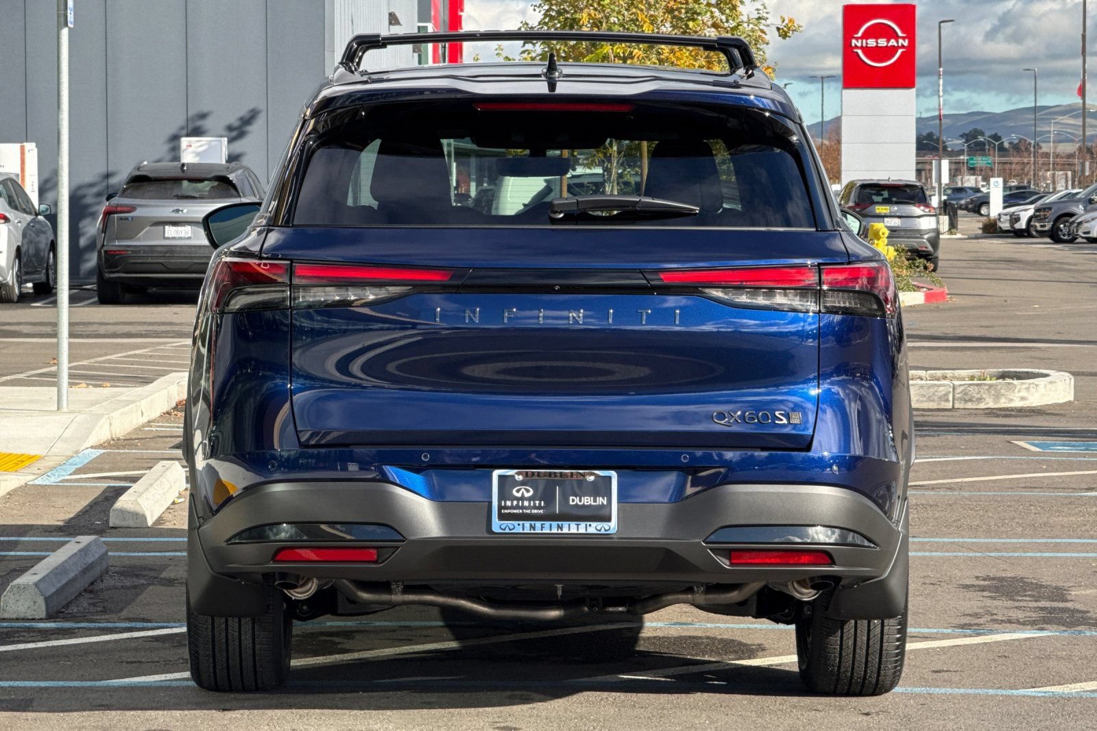 New 2026 INFINITI QX60 Sport w/ Dark Cargo Package AWD/4WD image 4