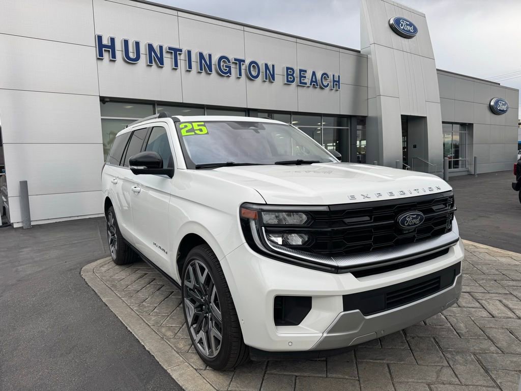 Used 2025 Ford Expedition Platinum w/ Platinum Ultimate Package