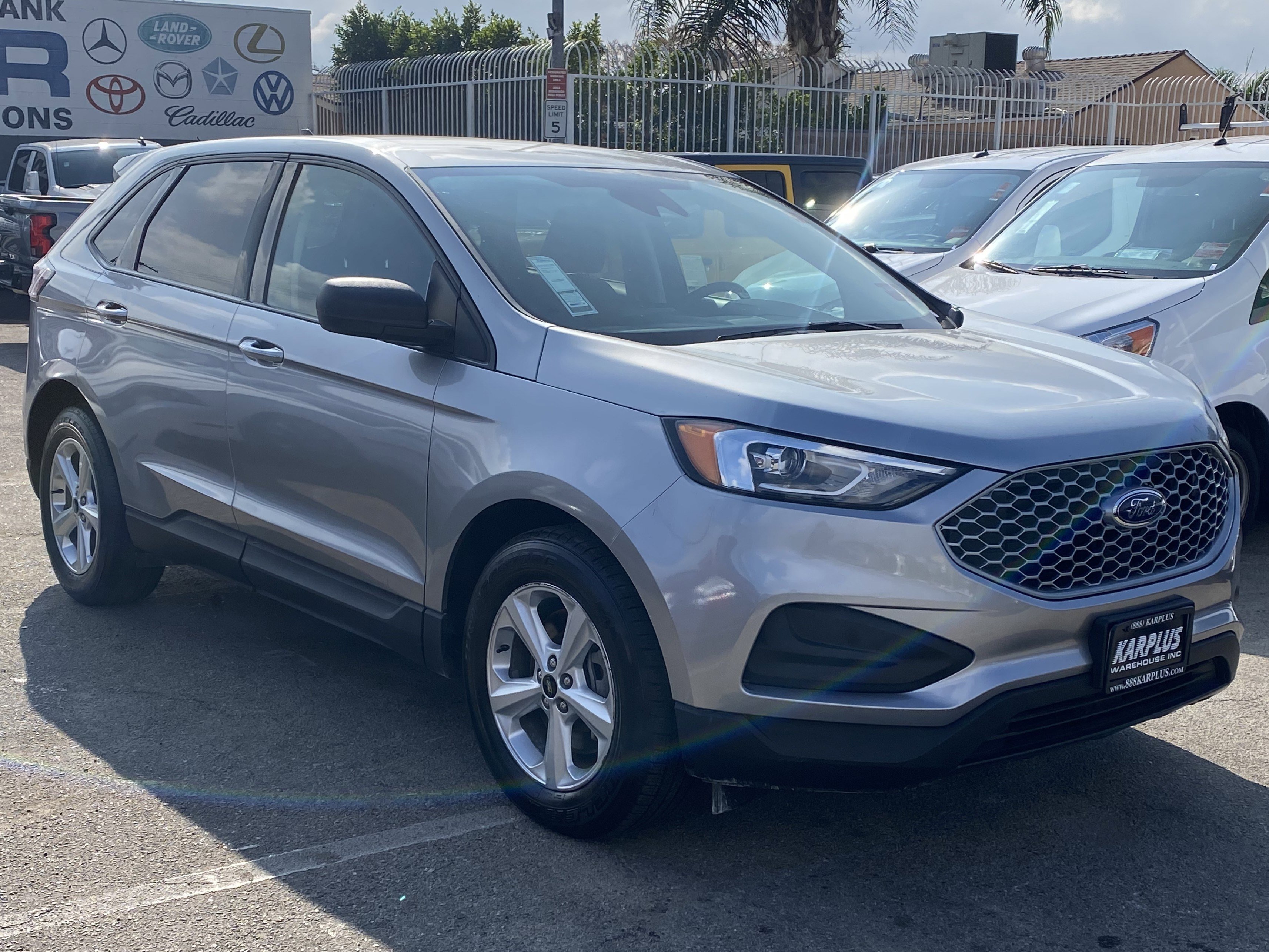 Used 2023 Ford Edge SE image 7