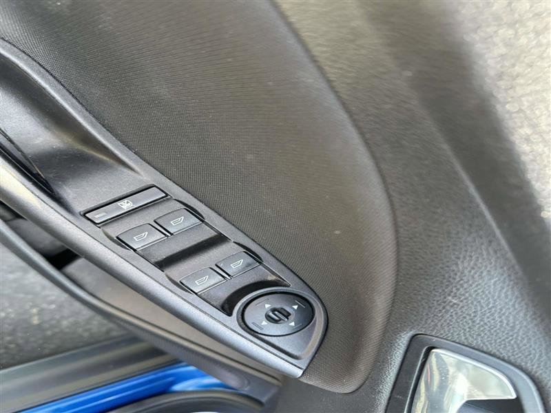 Used 2018 Ford Focus SEL w/ Cold Weather Package FWD image 9