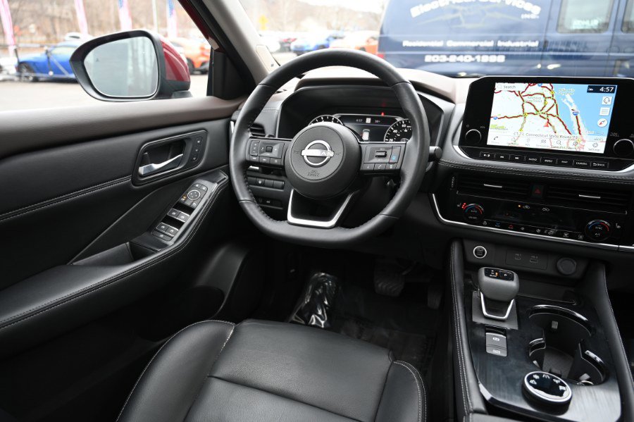 Used 2023 Nissan Rogue SL w/ SL Premium Package image 12