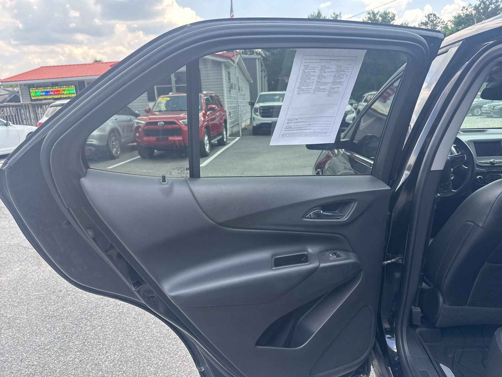 Used 2020 Chevrolet Equinox LT w/ Midnight Edition FWD image 10