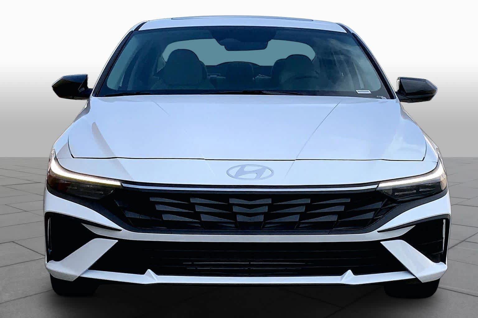 New 2026 Hyundai Elantra SEL Sport FWD image 3