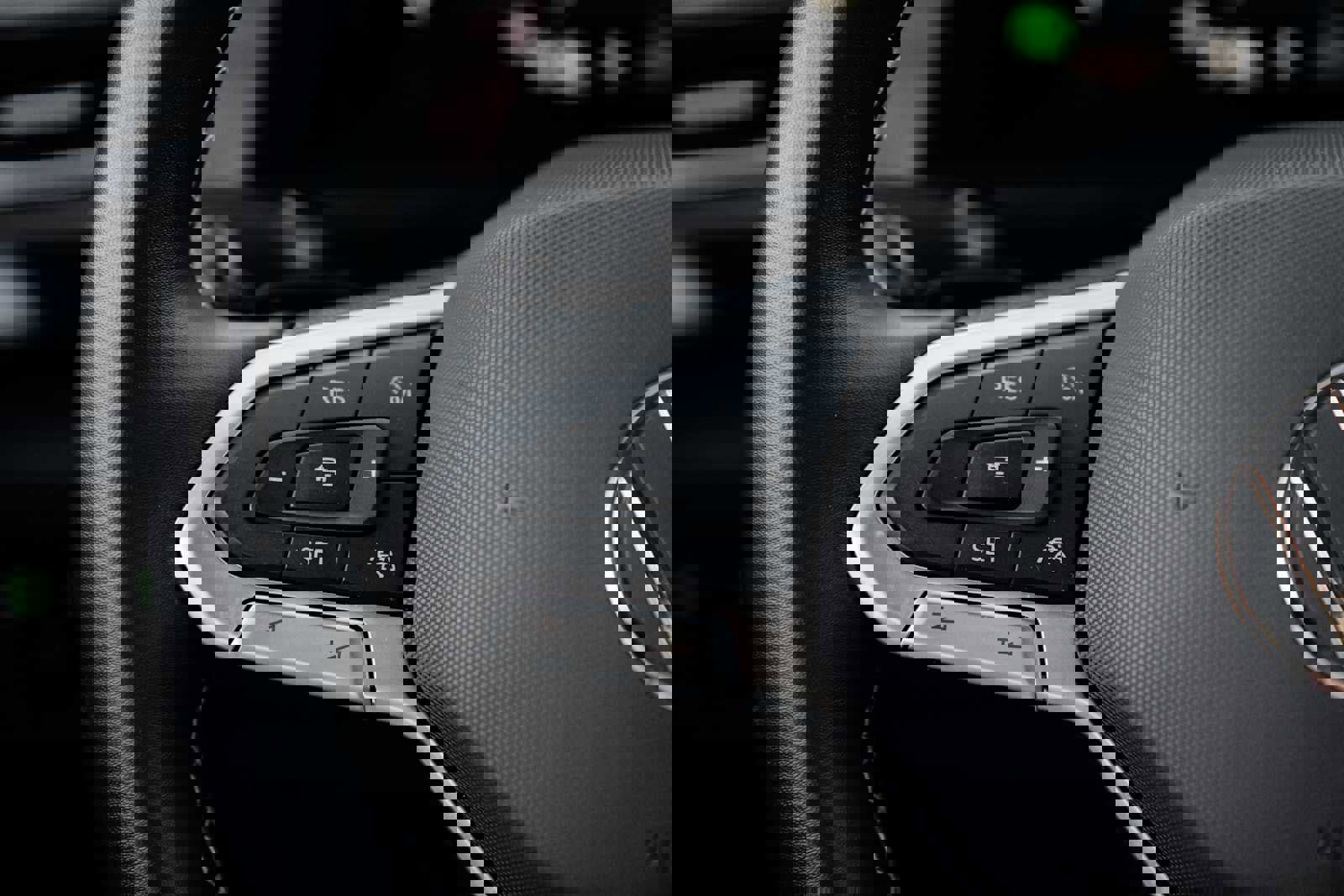 Used 2025 Volkswagen Atlas SE image 26