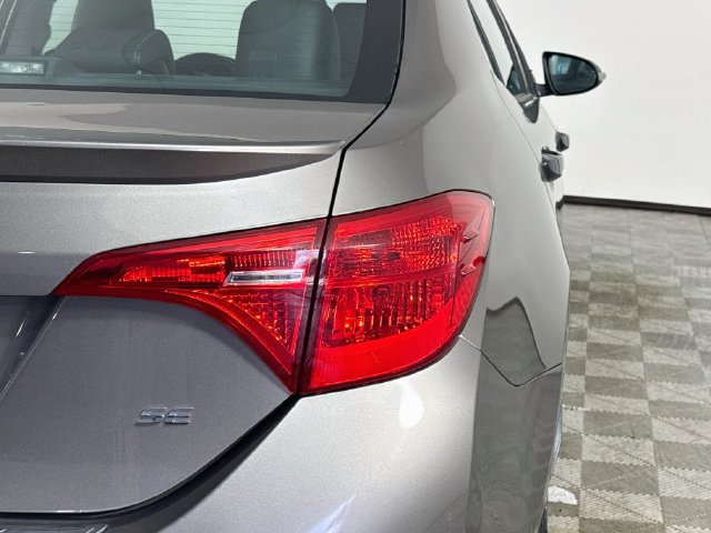 Used 2018 Toyota Corolla SE FWD image 32