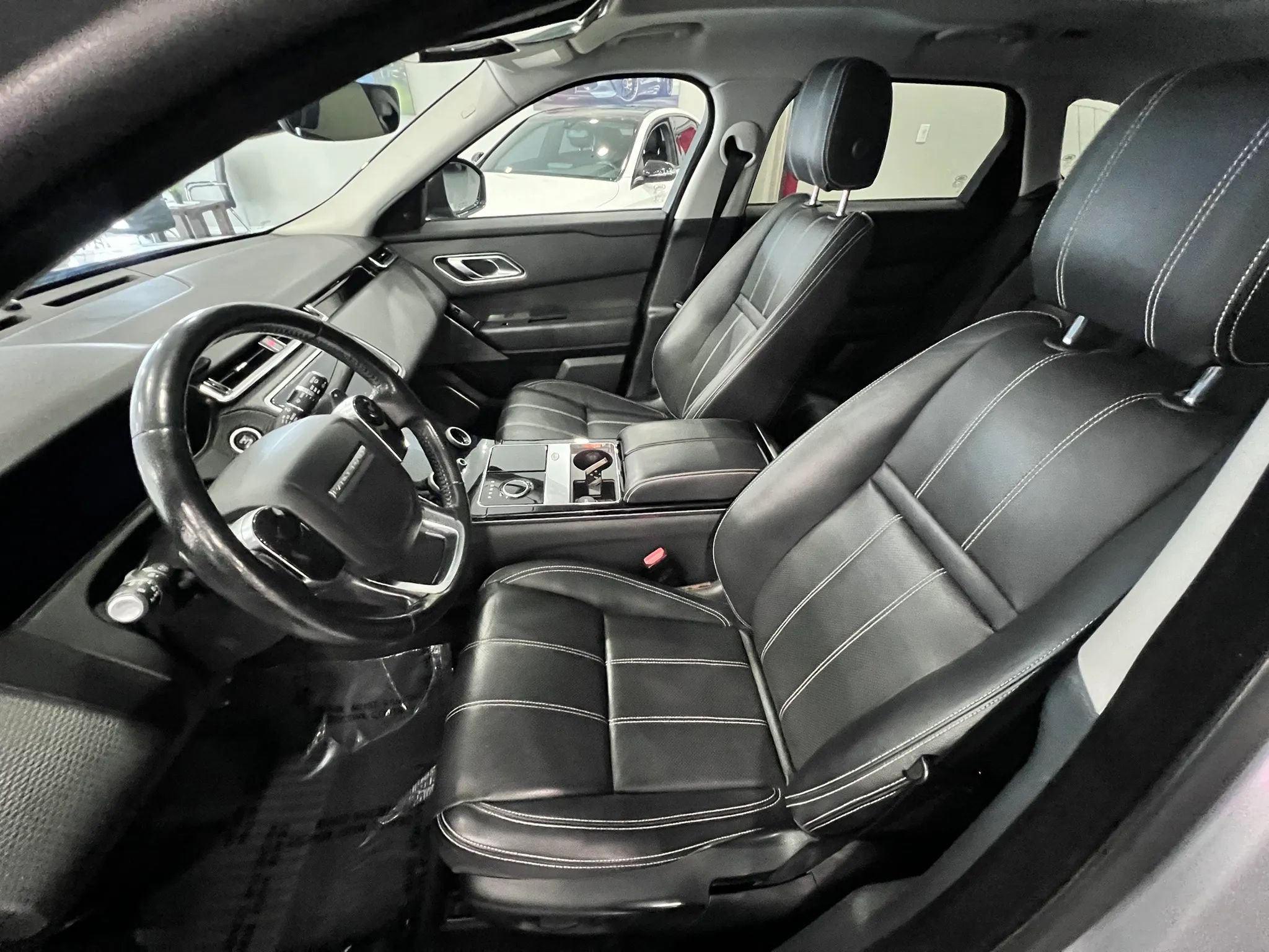 Used 2018 Land Rover Range Rover Velar S AWD/4WD image 9