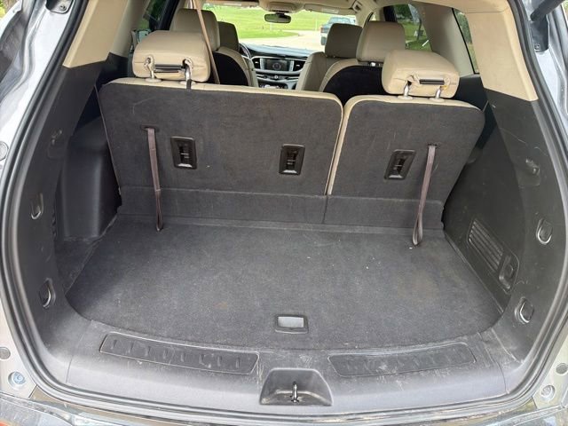 Used 2019 Buick Enclave Essence FWD image 17