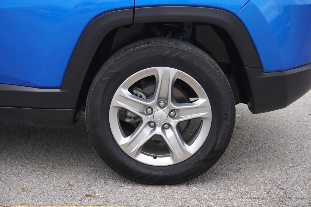 Used 2024 Jeep Compass Latitude AWD/4WD image 11