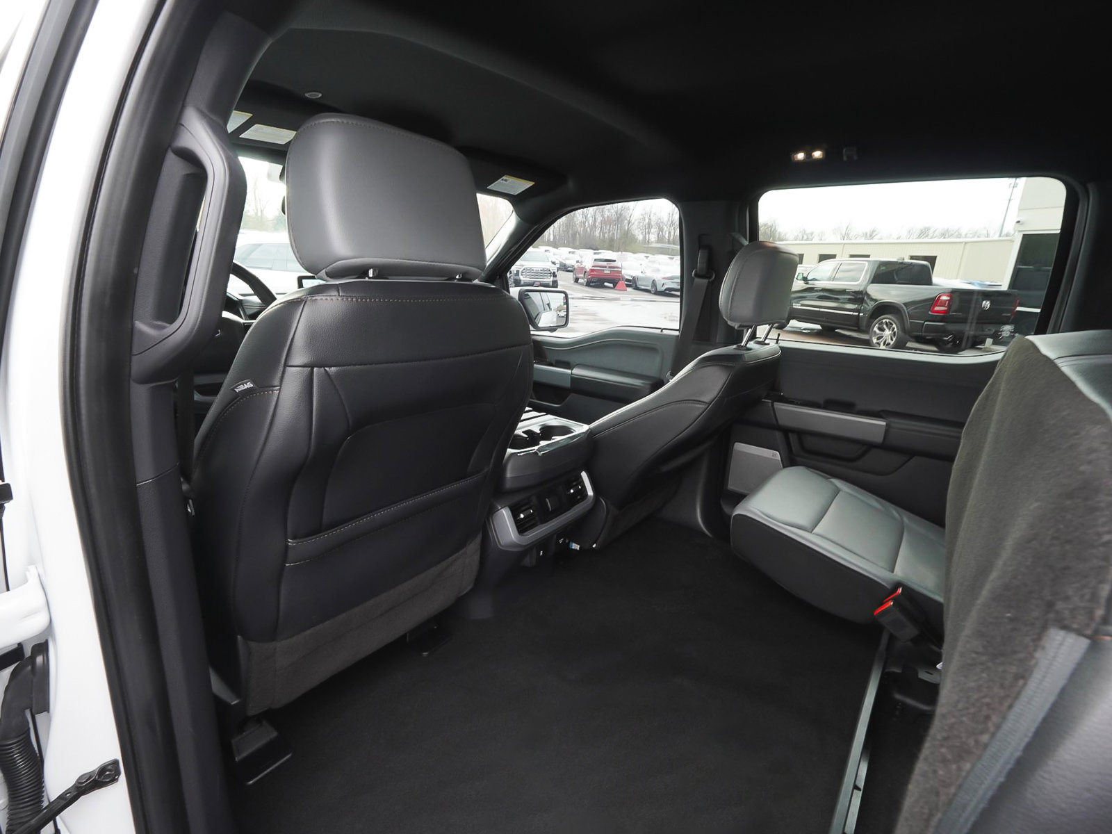 Used 2023 Ford F150 Lightning Lariat image 32