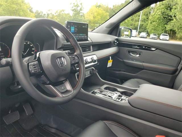 New 2025 Honda Pilot TrailSport image 15