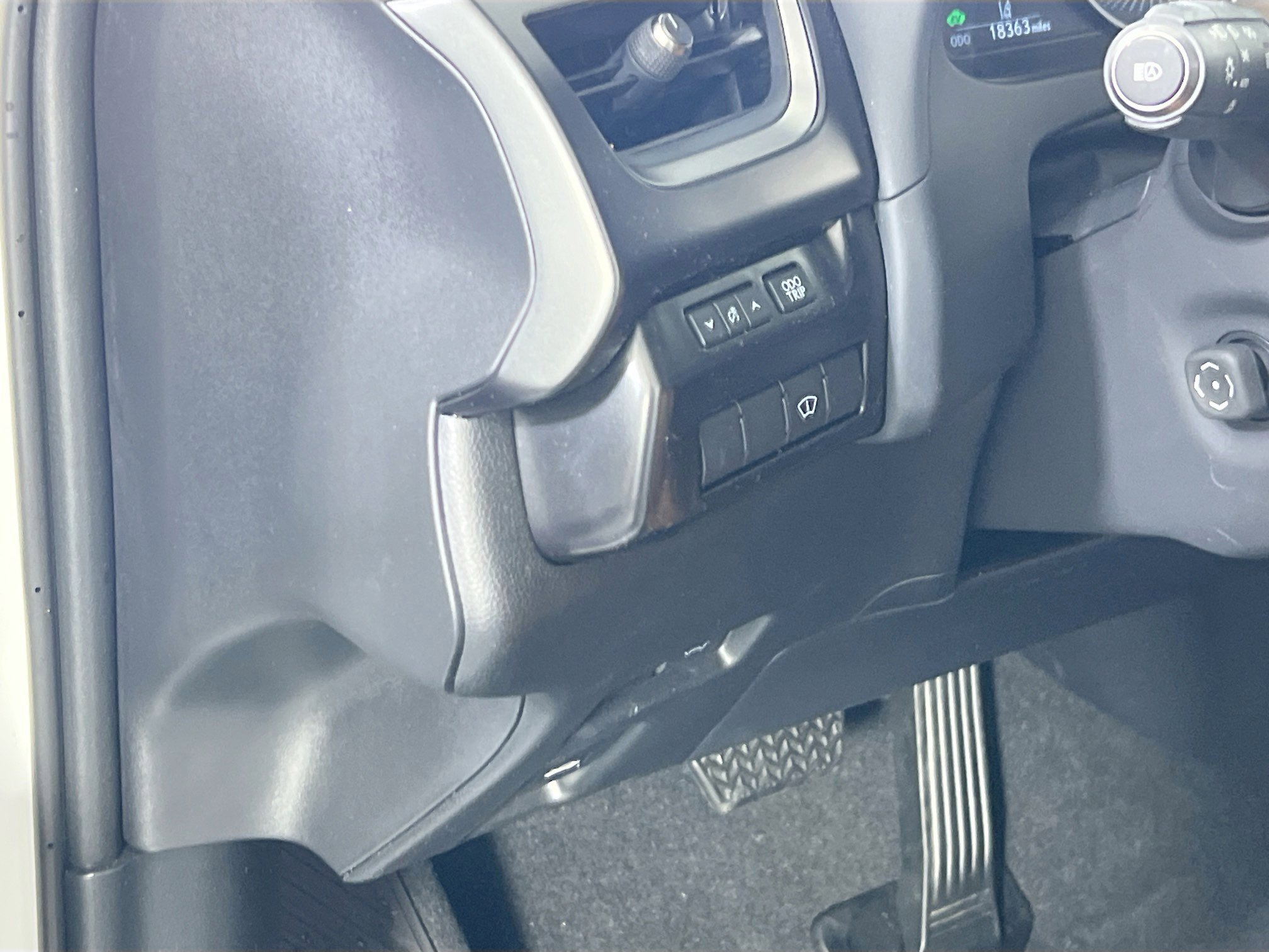 Used 2024 Lexus UX 250h AWD w/ Premium Package image 7