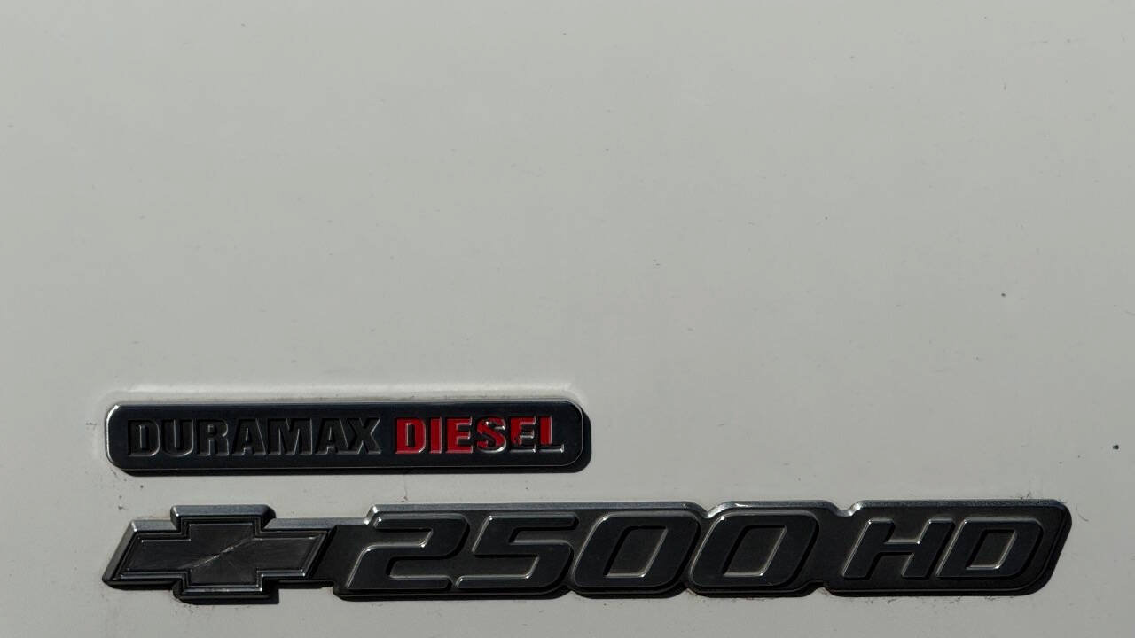 Used 2003 Chevrolet Silverado 2500 LS w/ Skid Plate Package AWD/4WD image 17