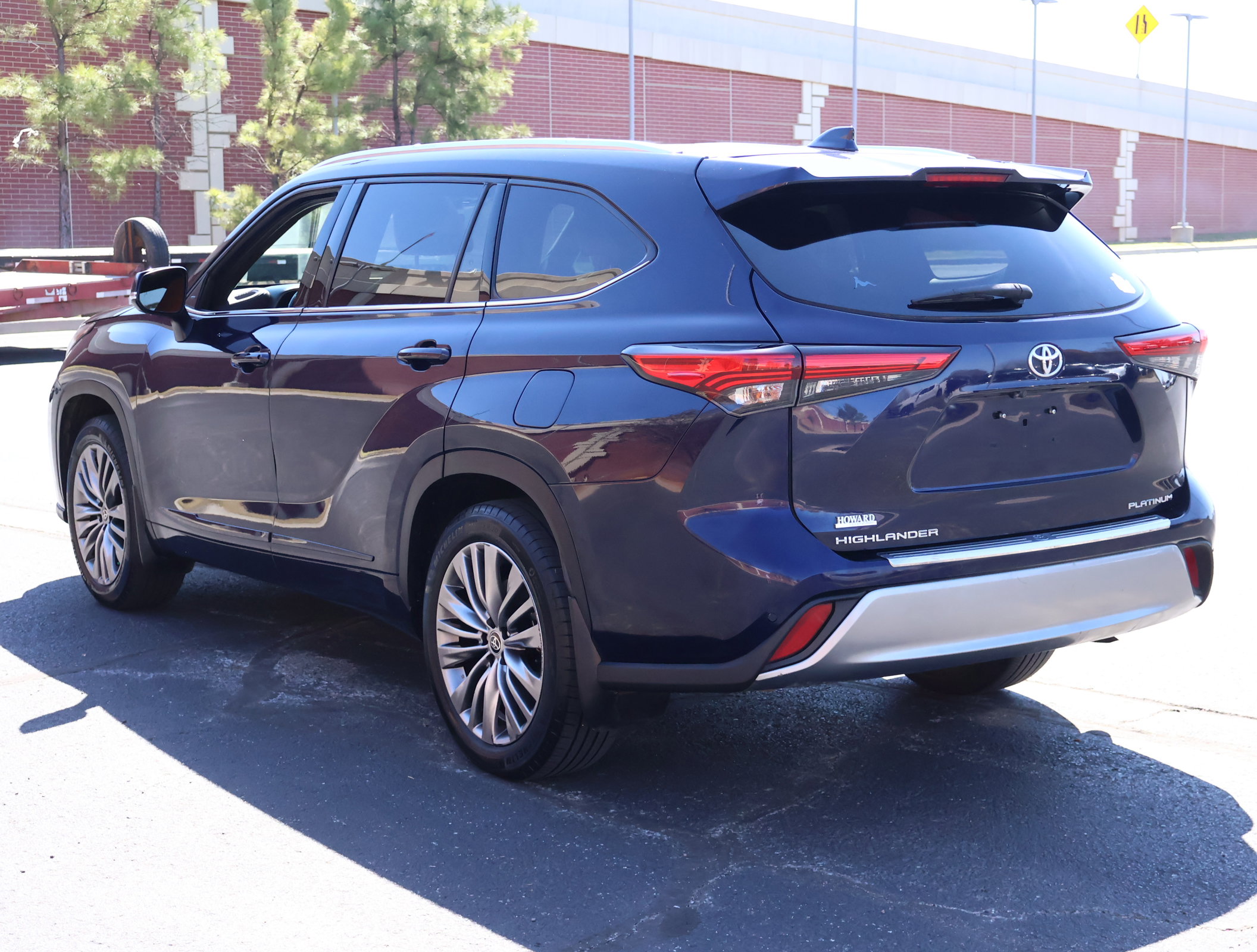 Used 2021 Toyota Highlander Platinum image 7