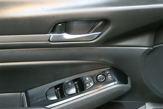 Used 2024 Nissan Altima 2.5 SR image 16