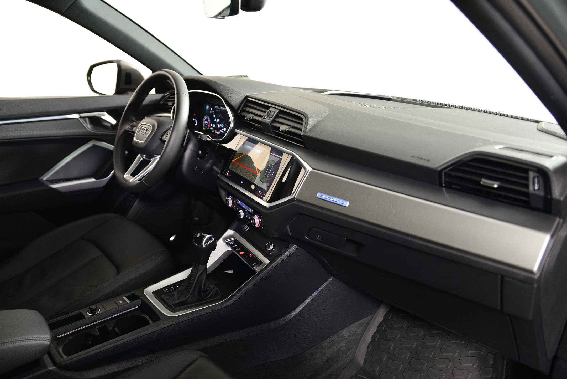 Certified 2025 Audi Q3 2.0T Premium Plus w/ Premium Plus Package image 20