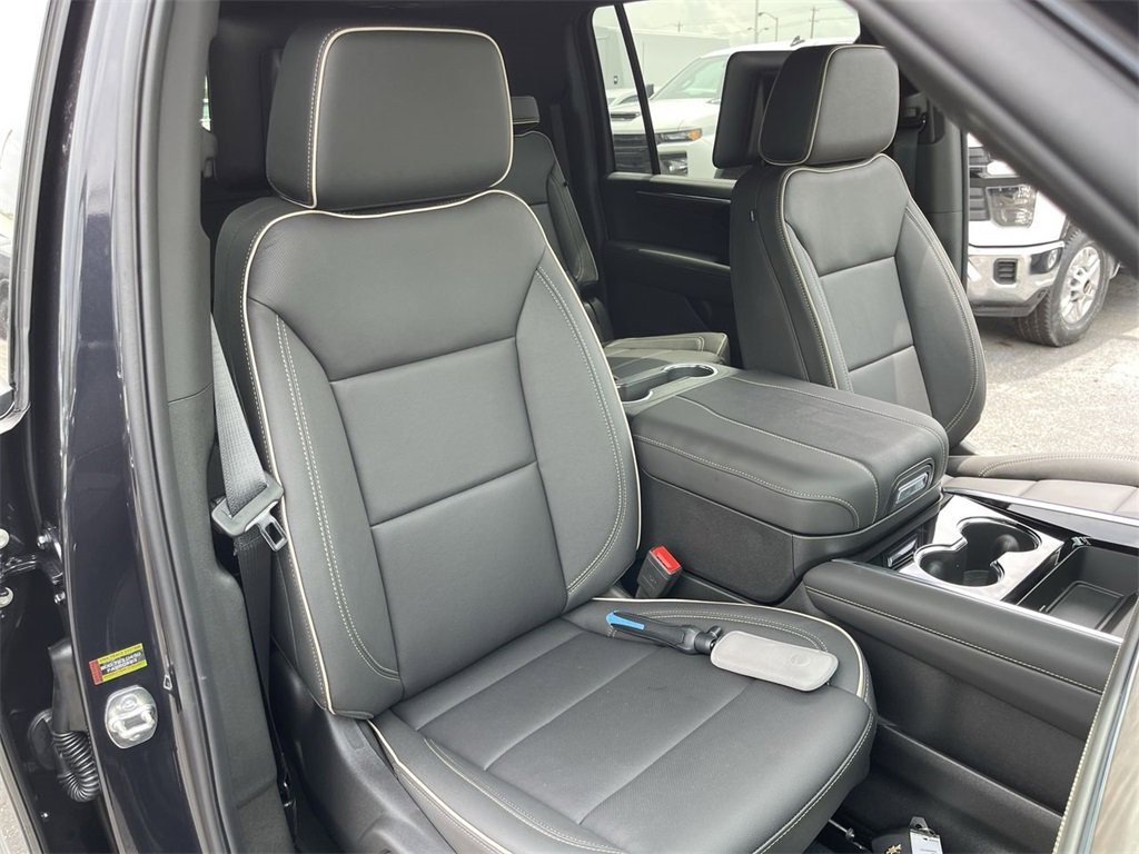 New 2025 Chevrolet Suburban Premier image 26
