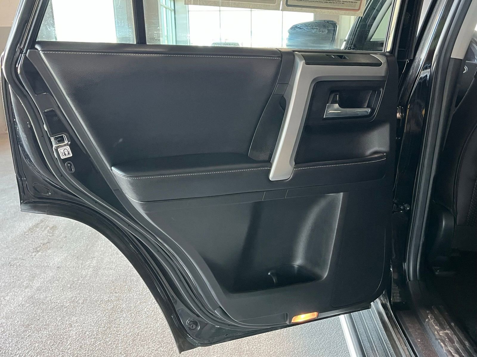 Used 2018 Toyota 4Runner SR5 Premium AWD/4WD image 35