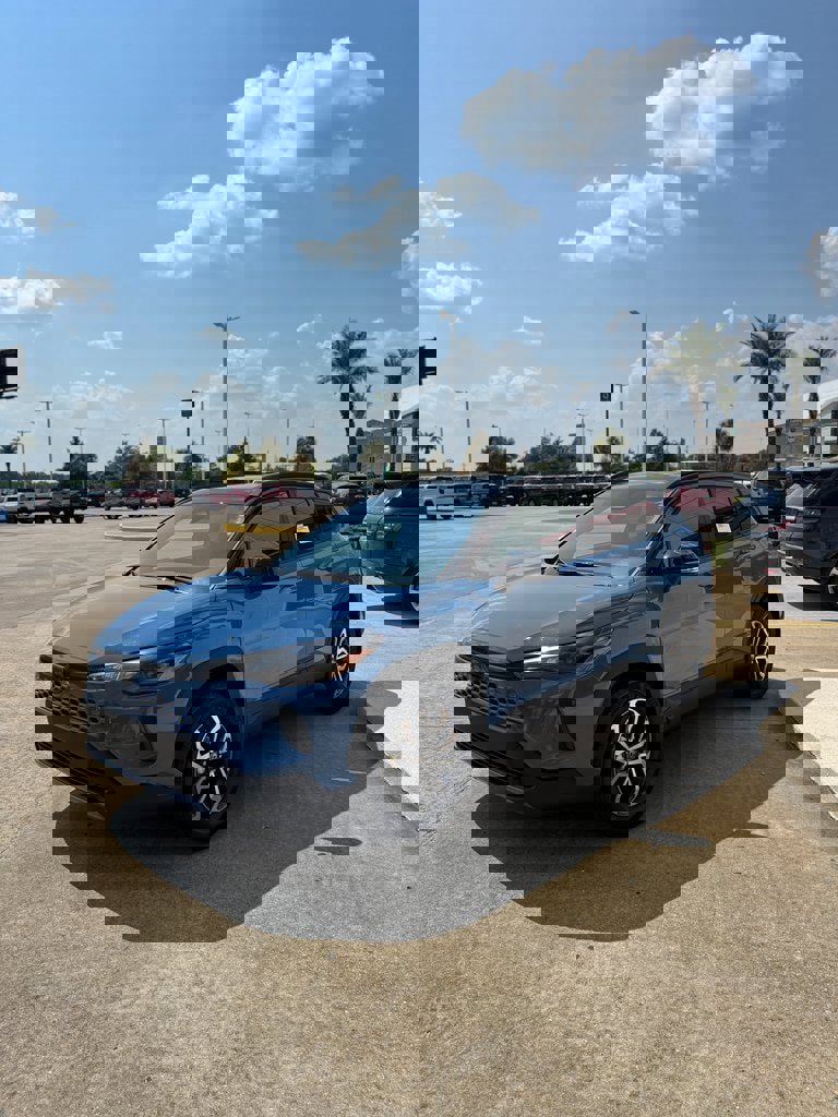 Used 2026 Toyota Corolla Cross AWD Hybrid w/ Moonroof Package image 4