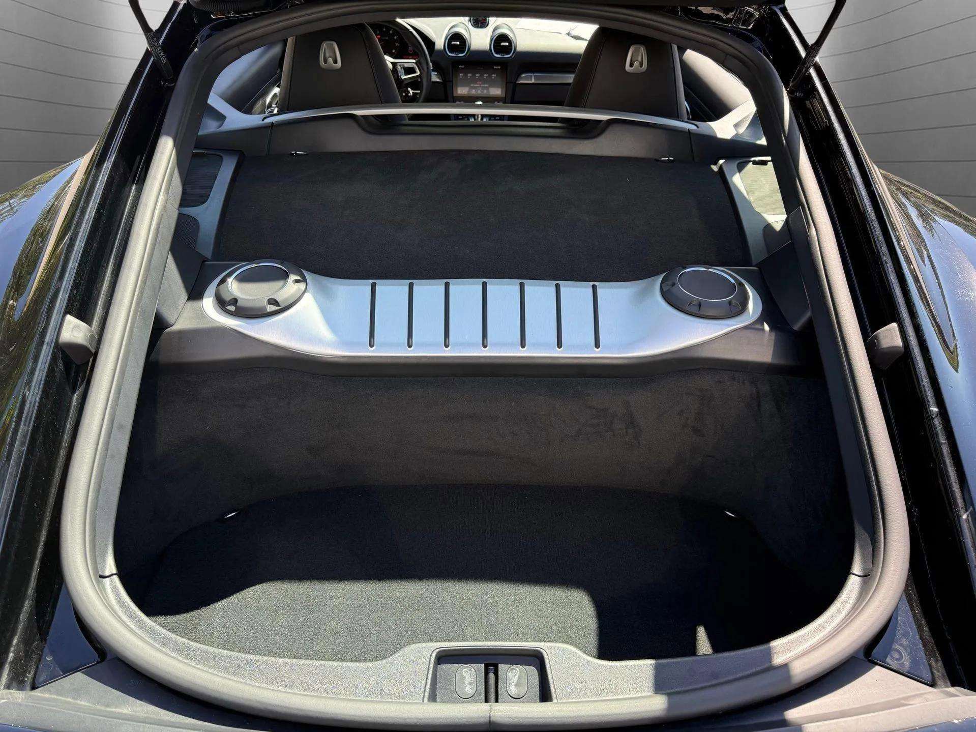 Used 2024 Porsche 718 Cayman w/ Sport Chrono Package image 18