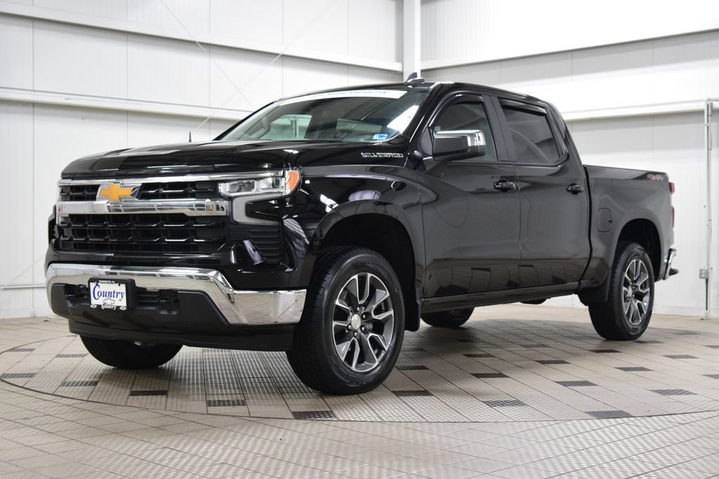 Used 2024 Chevrolet Silverado 1500 LT AWD/4WD image 3