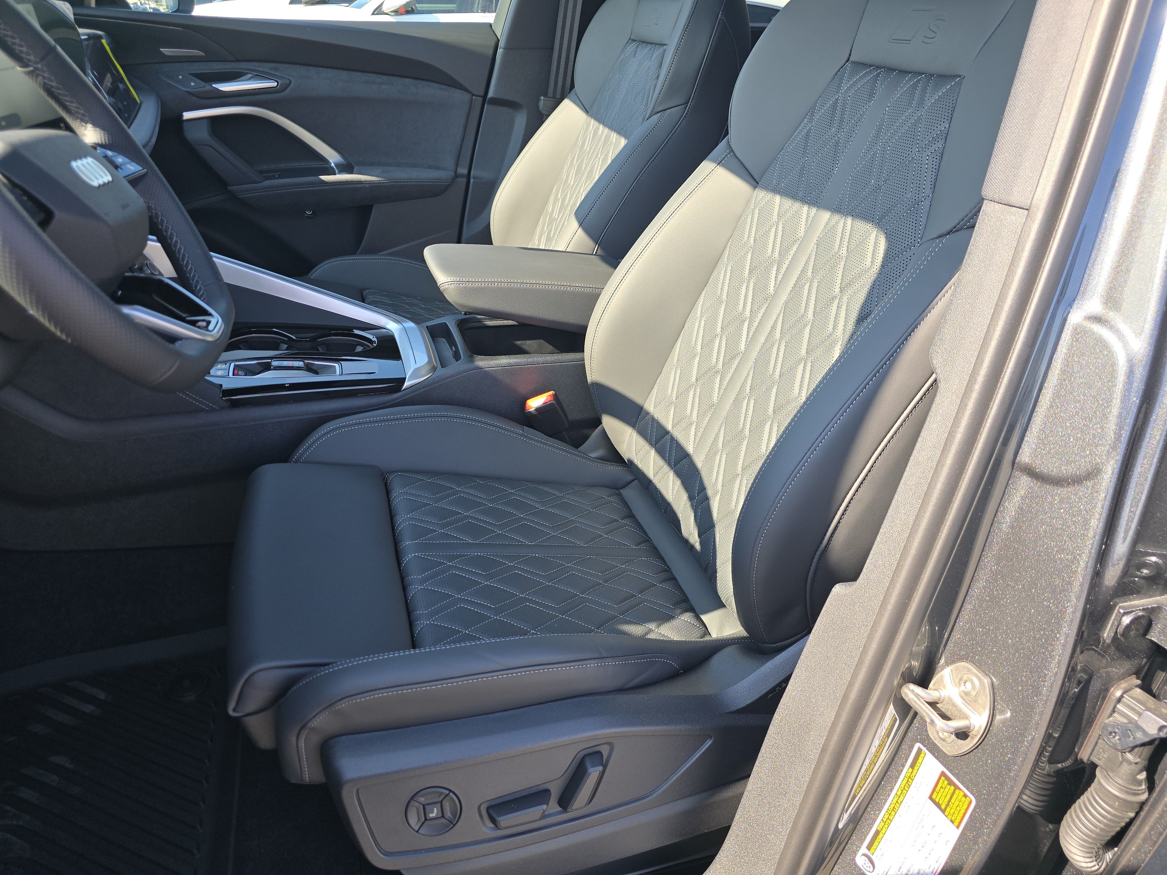 New 2026 Audi SQ5 Premium Plus AWD/4WD image 22