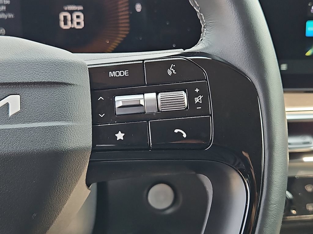 Certified 2026 Kia Sorento LX FWD image 23