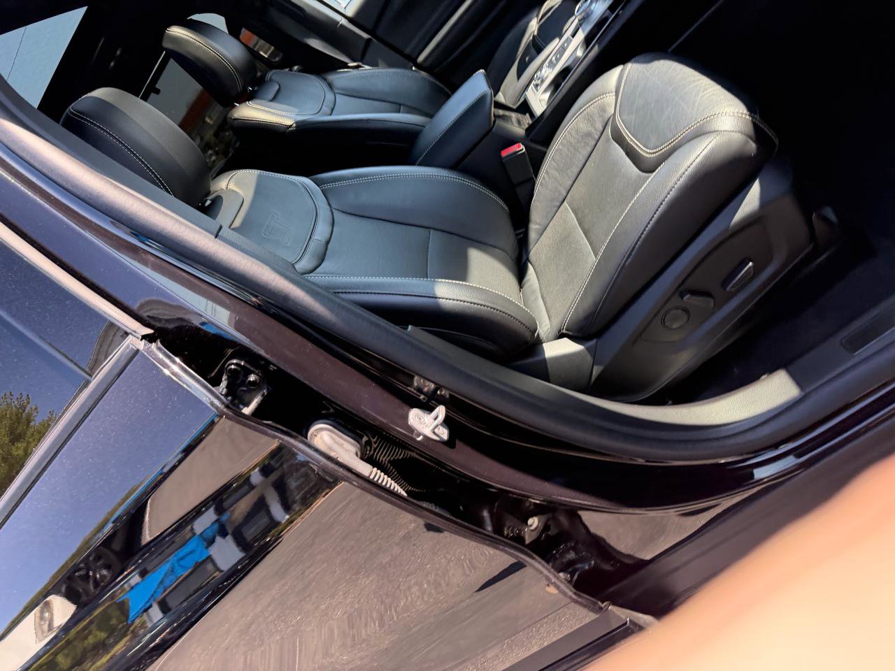 Used 2022 Ford Explorer ST w/ Equipment Group 401A image 26