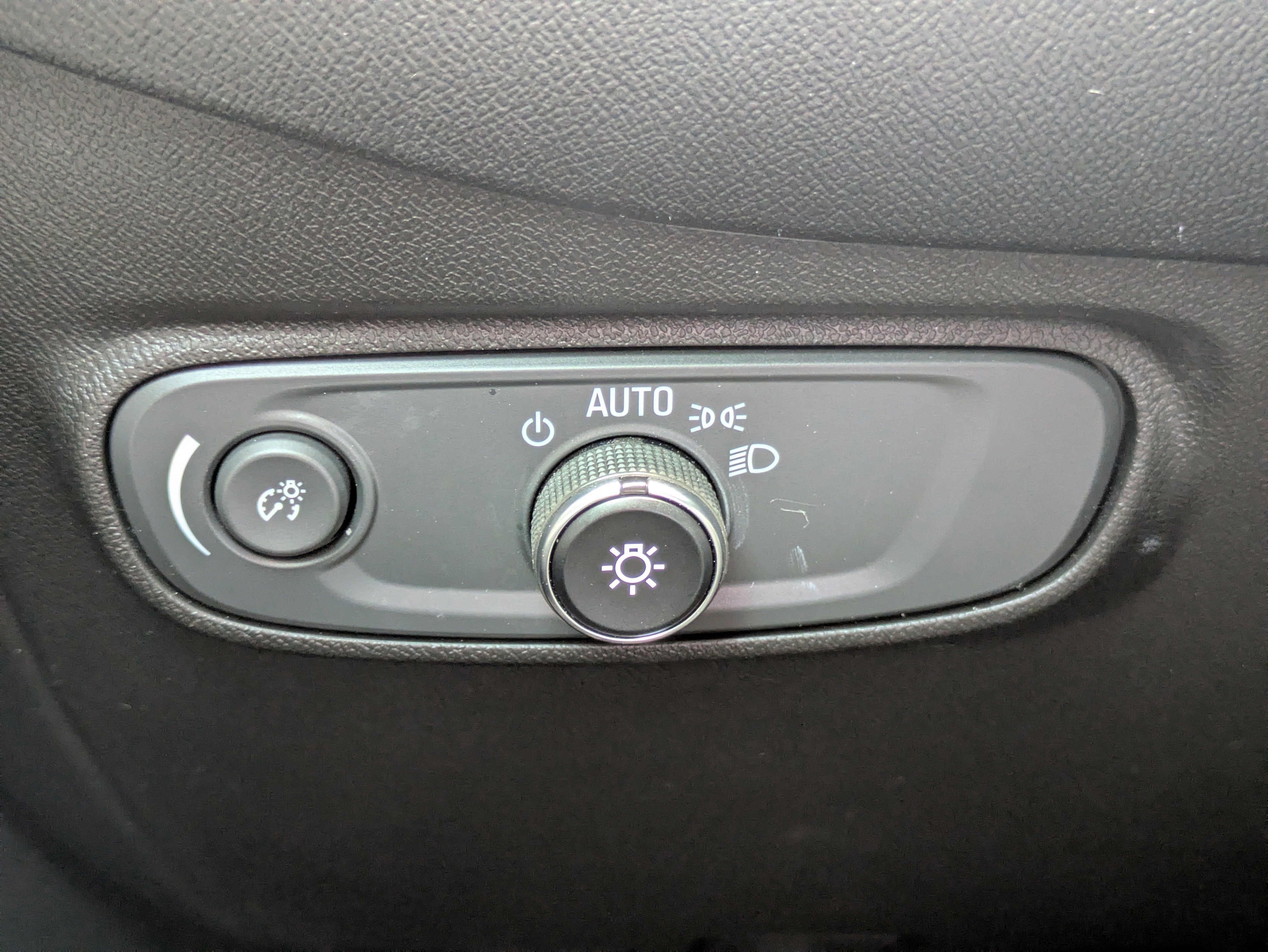 Used 2021 Chevrolet Equinox LS FWD image 15