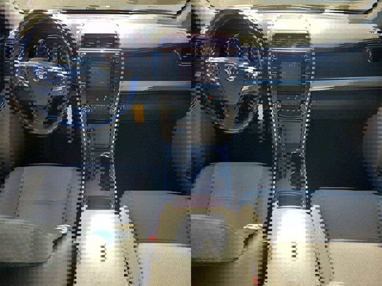 Used 2017 Toyota Camry SE image 12