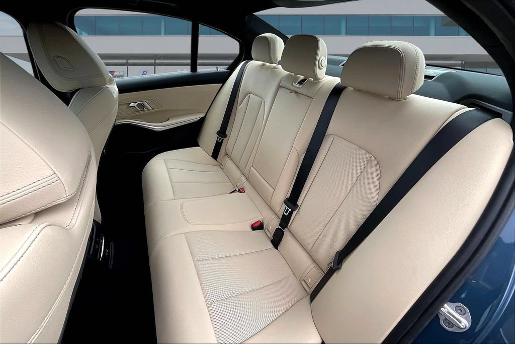 New 2026 BMW 330i xDrive Sedan w/ Premium Package AWD/4WD image 22