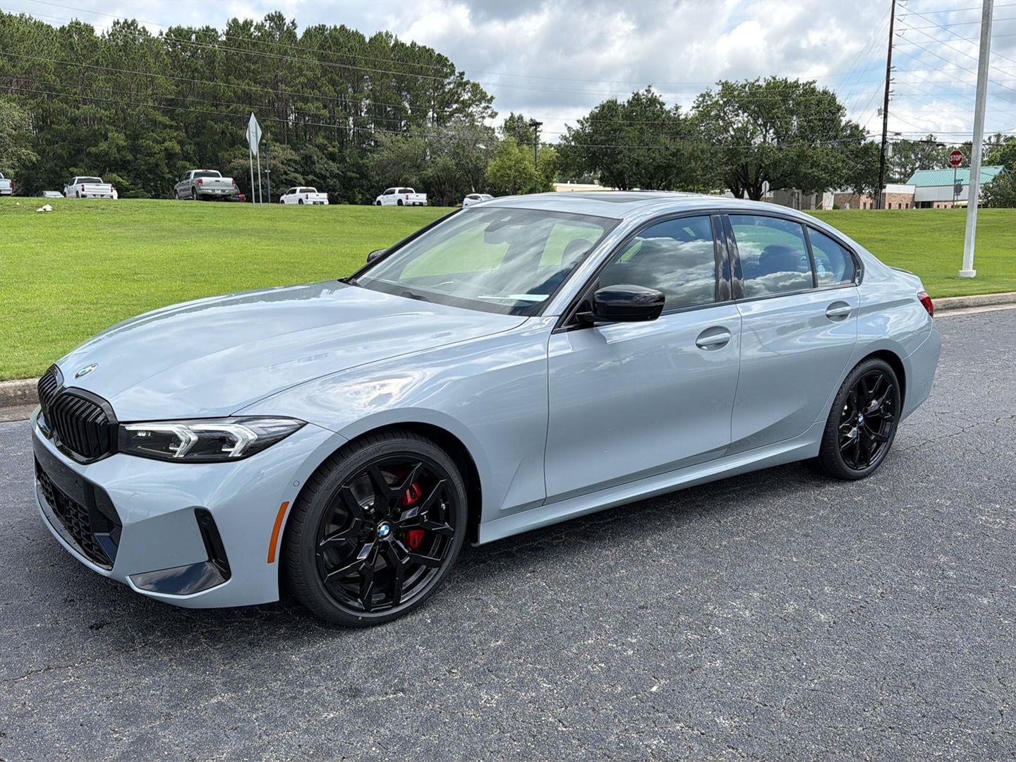 New 2026 BMW 330i xDrive Sedan w/ M Sport Package AWD/4WD image 1