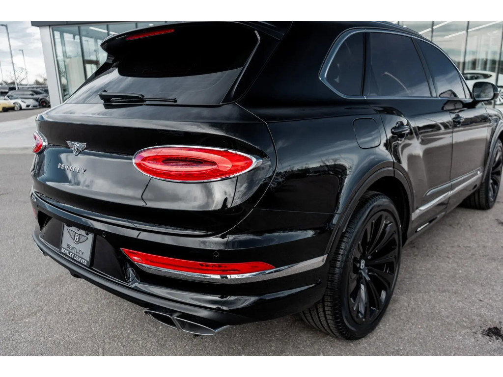 Used 2022 Bentley Bentayga image 13