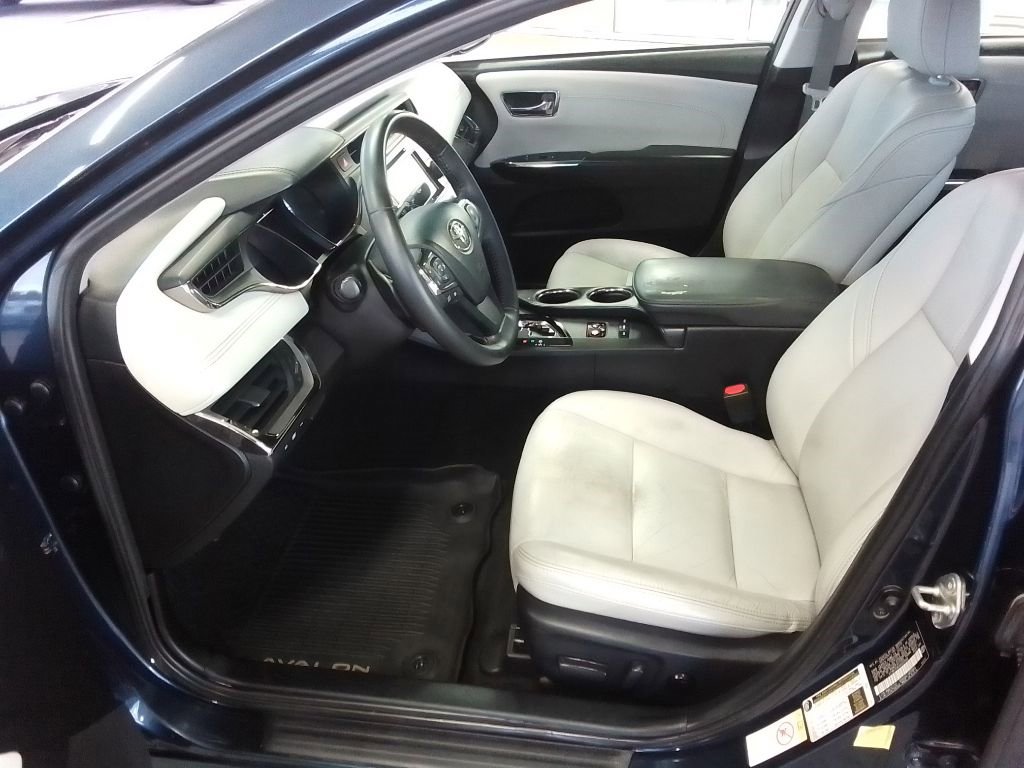 Used 2017 Toyota Avalon XLE Premium w/ All Weather Liner Package image 16