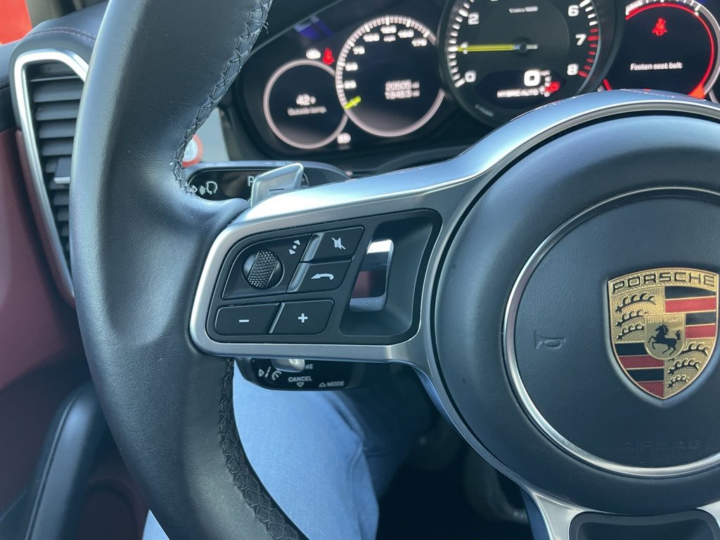 Used 2021 Porsche Cayenne Base image 27