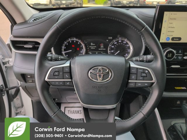 Used 2023 Toyota Highlander XLE AWD/4WD image 14