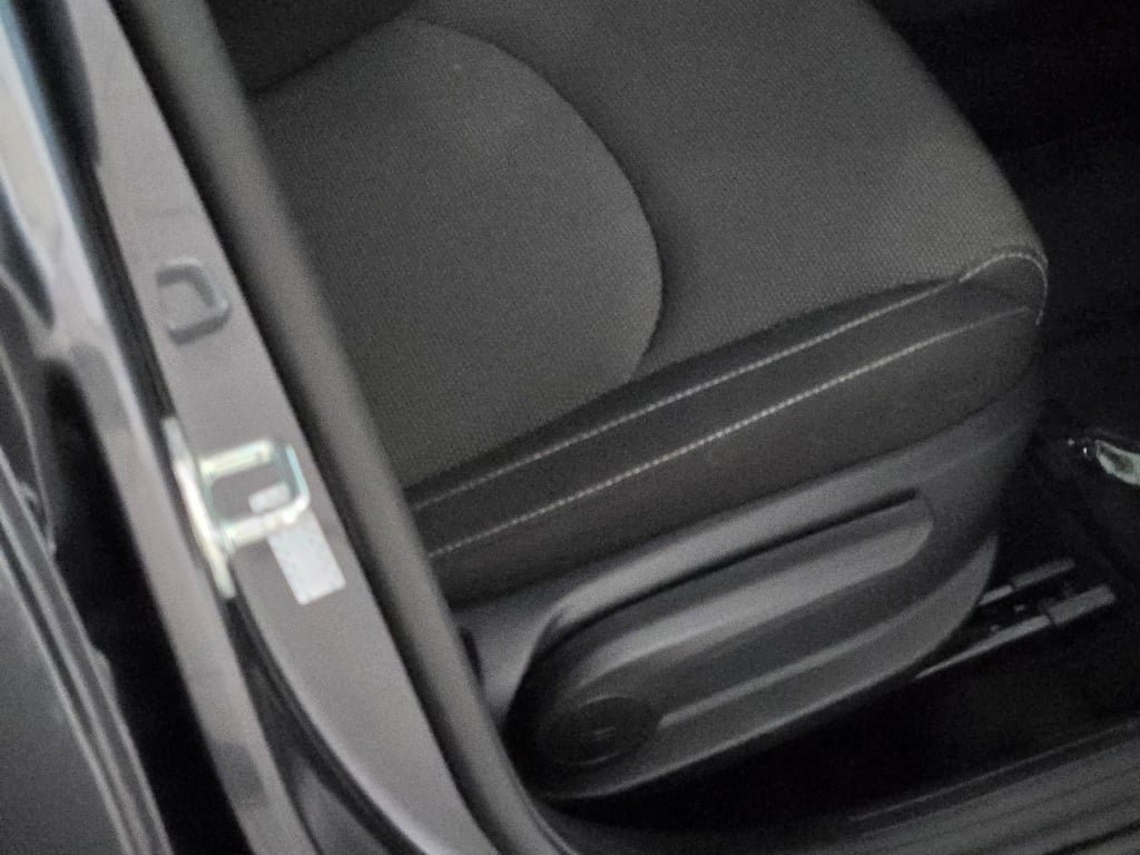 Used 2024 Kia Forte LXS w/ LXS Technology Package FWD image 7