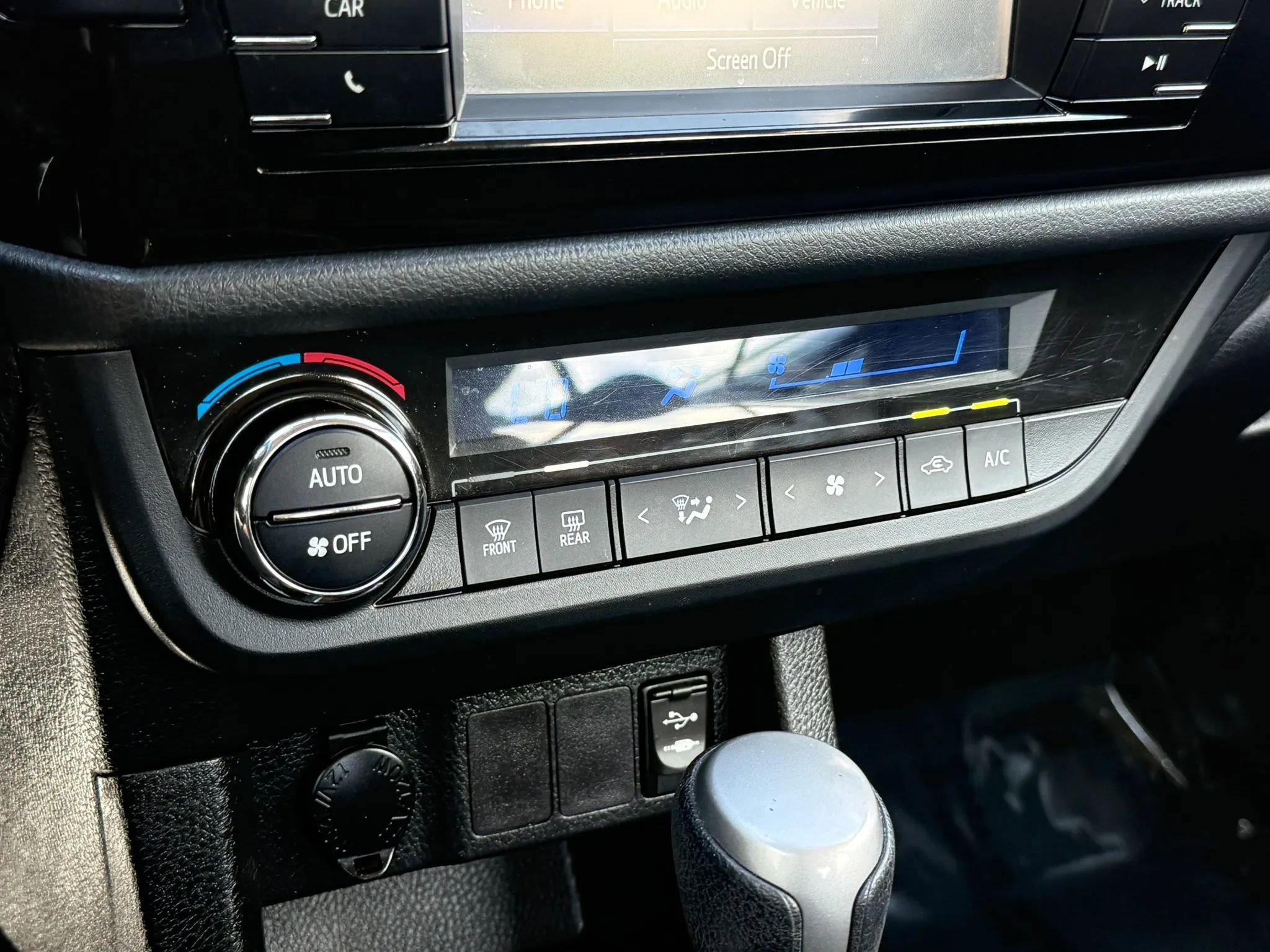 Used 2015 Toyota Corolla S FWD image 34