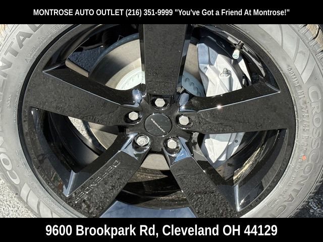 New 2026 Land Rover Defender 110 S image 10