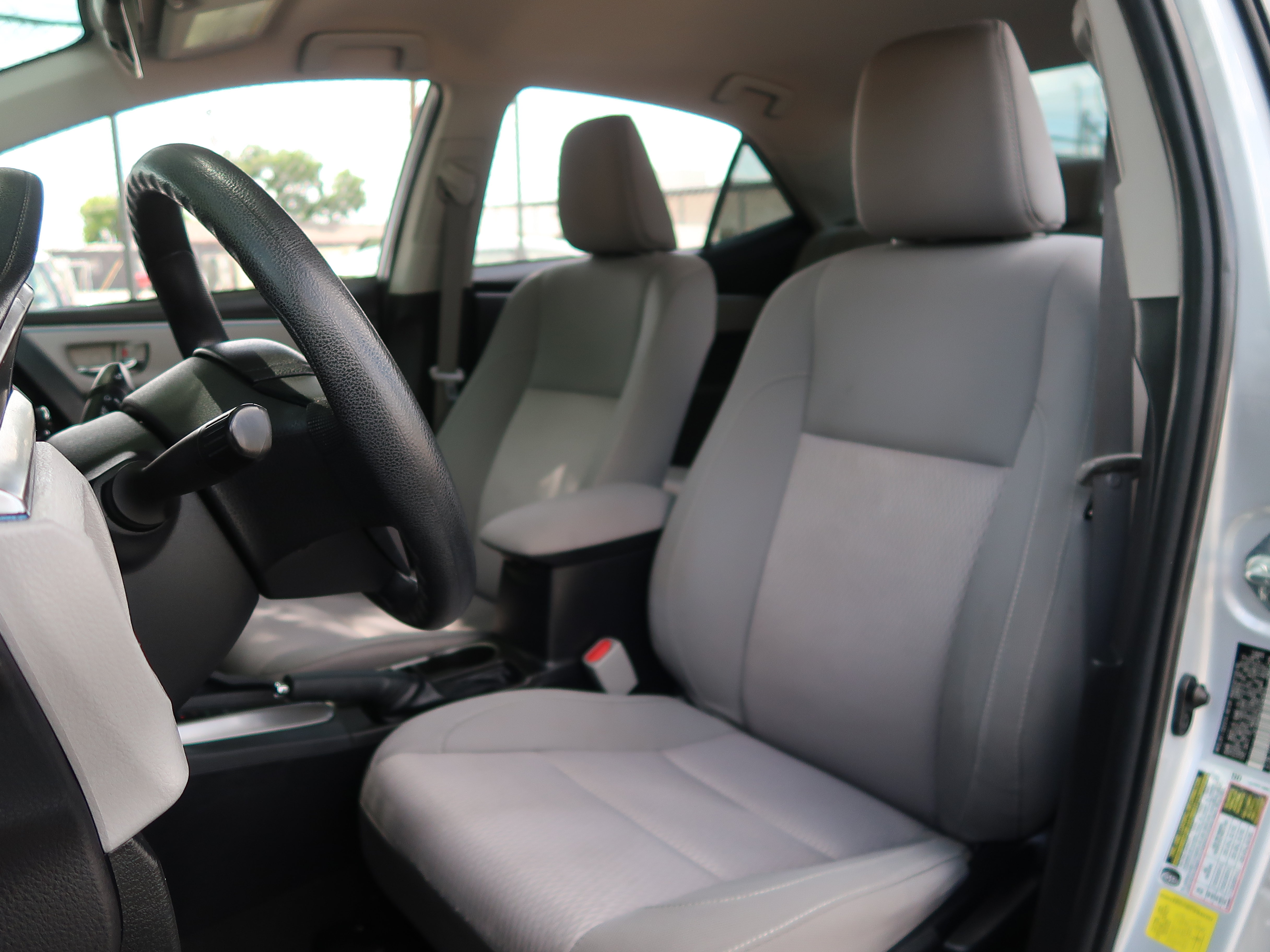 Used 2014 Toyota Corolla LE FWD image 12