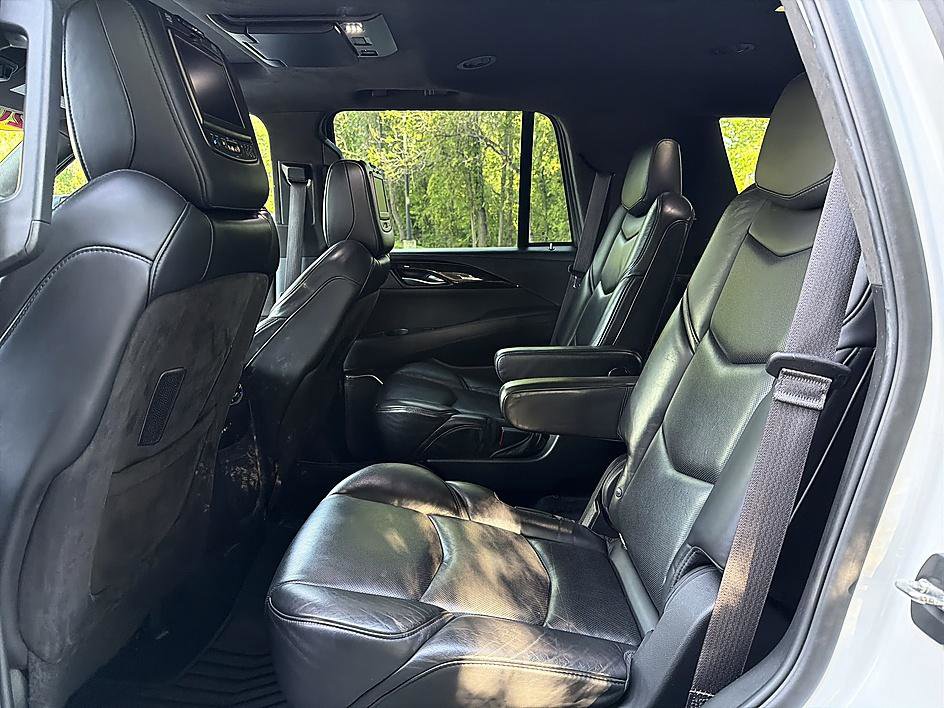 Used 2016 Cadillac Escalade Platinum image 12