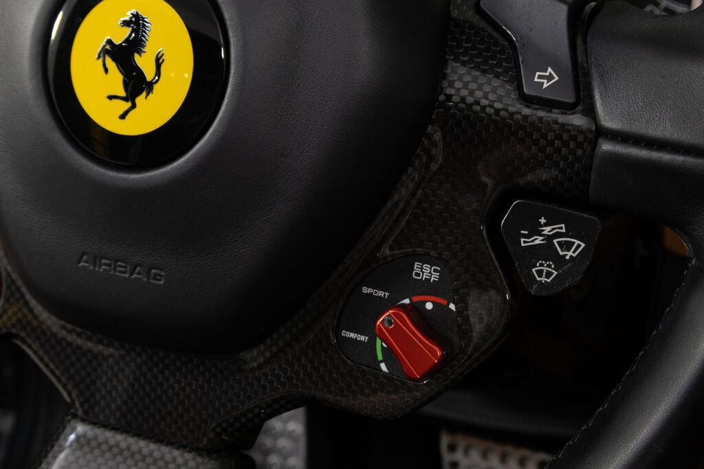 Used 2016 Ferrari California T RWD image 33